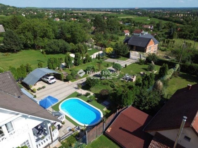 Eladó családi ház, Siklóson 110 M Ft, 4 szobás