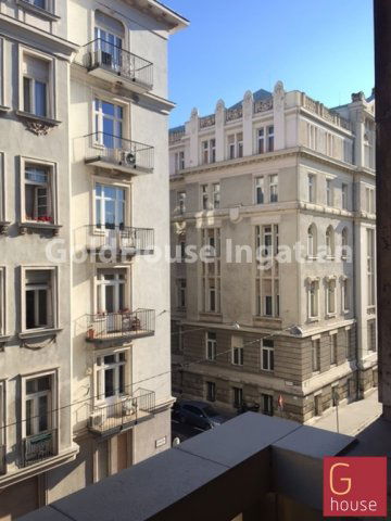 Kiadó iroda, Budapesten, V. kerületben, Honvéd téren, 6 szobás