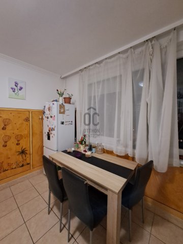 Eladó panellakás, Debrecenben 53.8 M Ft, 2 szobás
