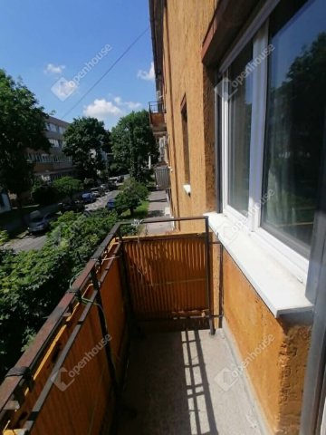 Eladó téglalakás, Győrött 56.9 M Ft, 3 szobás