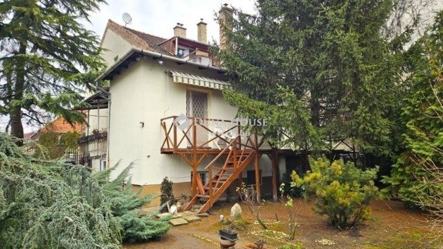 Eladó családi ház, Budapesten, X. kerületben 160 M Ft, 6 szobás