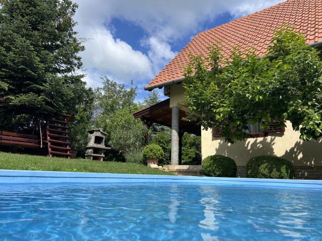 Eladó családi ház, Balatonföldváron 124.9 M Ft, 4 szobás