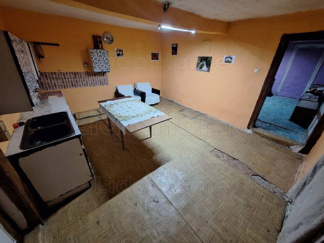 Eladó családi ház, Gadácson 2.2 M Ft, 4 szobás