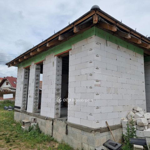 Eladó ikerház, Dabason 74 M Ft, 4 szobás / költözzbe.hu