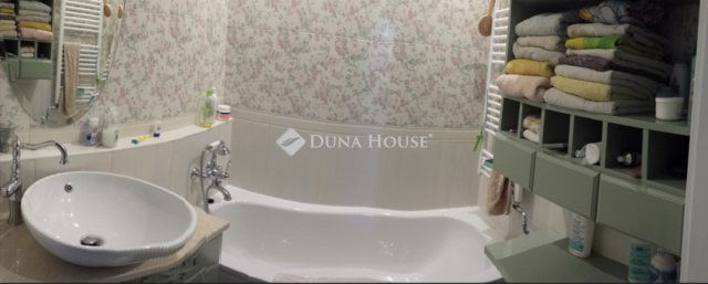 Eladó panellakás, Budapesten, III. kerületben 155.5 M Ft