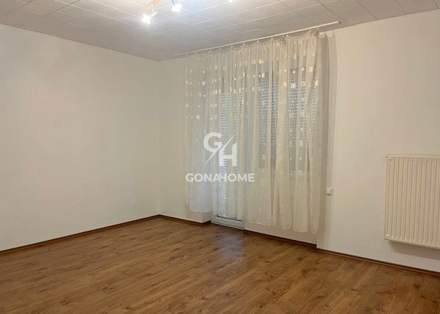 Eladó téglalakás, Ajkán 42.6 M Ft, 2 szobás
