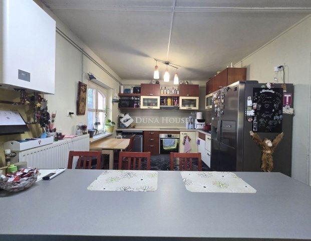 Eladó családi ház, Pécelen 68.5 M Ft, 3 szobás