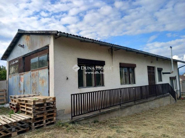 Eladó családi ház, Sárszentmihályon 110 M Ft, 5 szobás