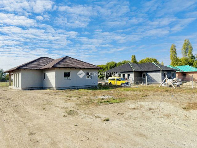 Eladó családi ház, Kiskunlacházán 85 M Ft, 4 szobás