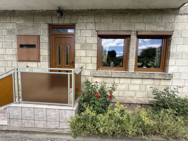 Eladó családi ház, Sóskúton 94.9 M Ft, 5 szobás