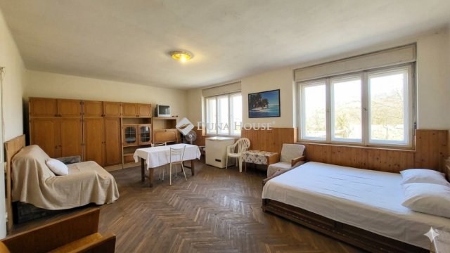 Eladó családi ház, Kisteleken 36.5 M Ft, 4 szobás