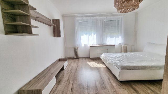 Kiadó panellakás, albérlet, Nyíregyházán, Lobogó utcában