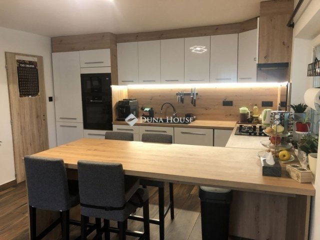 Eladó családi ház, Mogyoródon 137 M Ft, 5 szobás