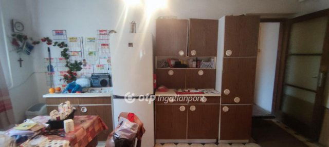 Eladó családi ház, Jászberényben 29.9 M Ft, 2 szobás