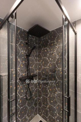 Eladó téglalakás, Budapesten, VI. kerületben 64.9 M Ft, 2 szobás