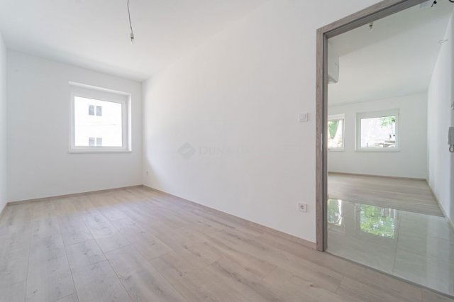 Eladó téglalakás, Rétságon 49.5 M Ft, 2 szobás