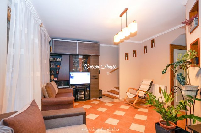 Eladó sorház, Nyíregyházán 76 M Ft, 3 szobás