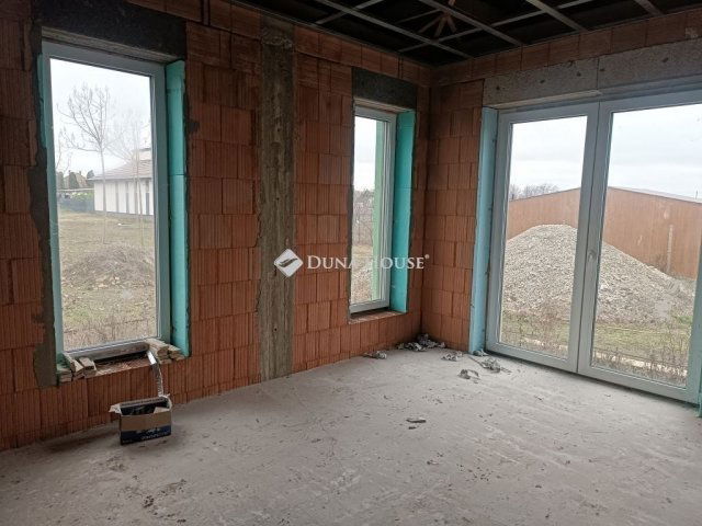 Eladó családi ház, Röszkén 88.99 M Ft, 4 szobás