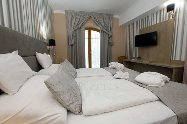 Eladó hotel, Alsóörsön 1399 M Ft, 31 szobás