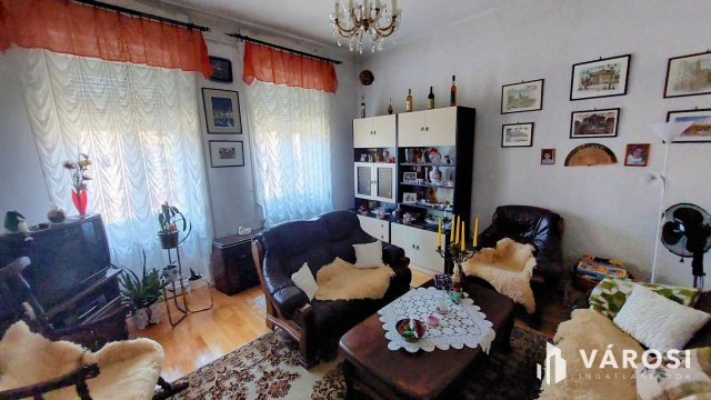 Eladó családi ház, Tapolcán 56 M Ft, 4 szobás