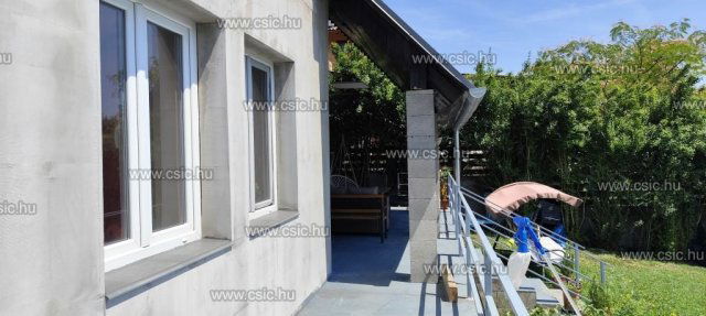 Eladó családi ház, Szentendrén 99.9 M Ft, 4 szobás