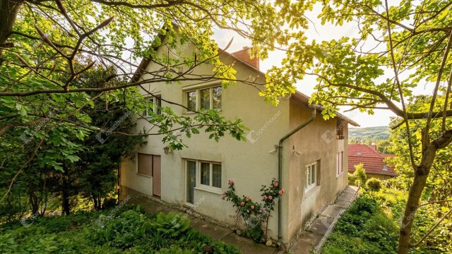 Eladó családi ház, Miskolcon 79.5 M Ft, 8 szobás