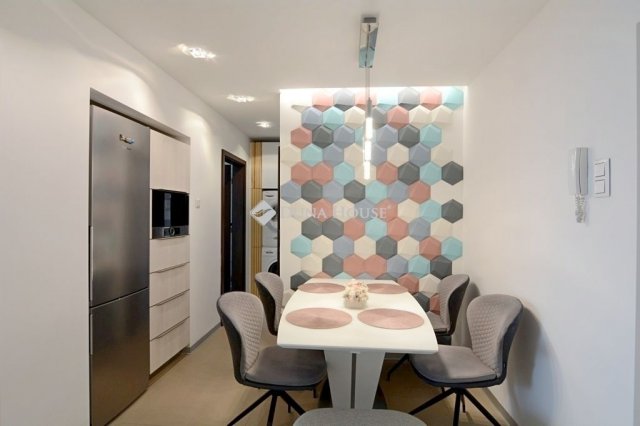 Eladó panellakás, Kecskeméten 66 M Ft, 2 szobás