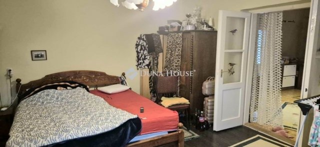 Eladó családi ház, Szegeden 42 M Ft, 2 szobás