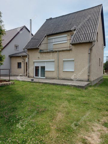 Eladó sorház, Győrújfalun 73 M Ft, 5 szobás