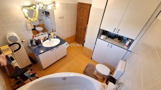 Eladó családi ház, Ráckevén 72.5 M Ft, 5 szobás