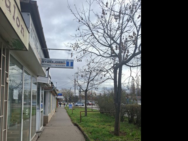Eladó üzlethelyiség, Budapesten, XVII. kerületben, Pesti úton