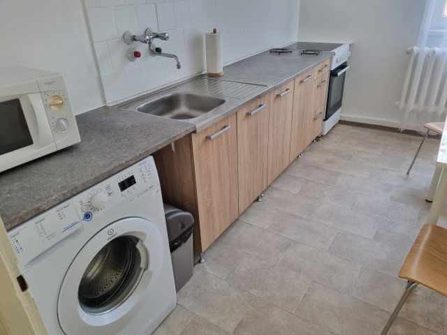 Kiadó téglalakás, albérlet, Tatabányán 150 E Ft / hó