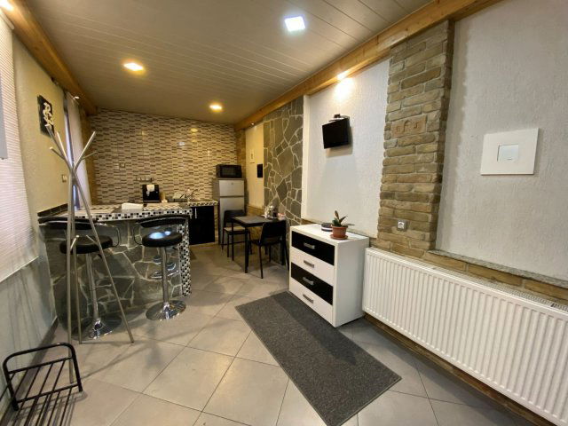 Eladó téglalakás, Kiskunhalason 28 M Ft, 1 szobás