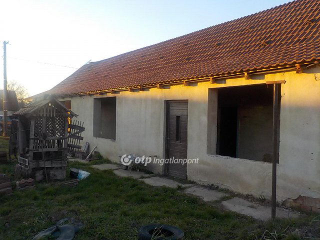 Eladó családi ház, Somodoron 8.9 M Ft, 2 szobás