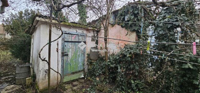 Eladó családi ház, Szombathelyen 35 M Ft, 2 szobás