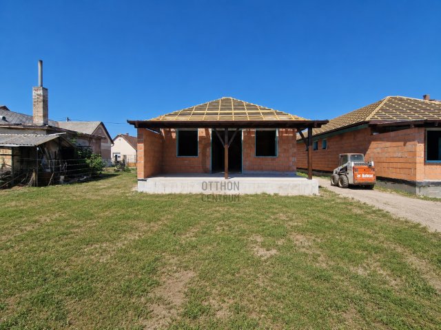 Eladó családi ház, Alsónémediben 118.9 M Ft, 4 szobás