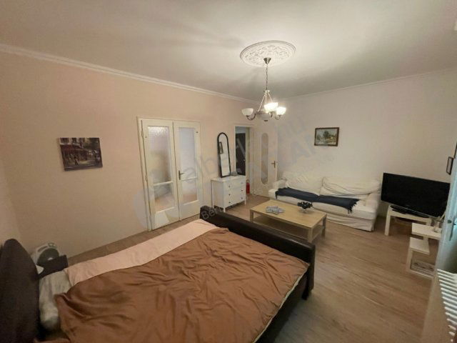 Kiadó téglalakás, albérlet, V. kerületben, Váci utcában