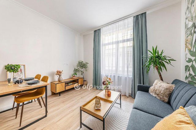 Eladó téglalakás, Budapesten, VI. kerületben 59 M Ft, 1 szobás