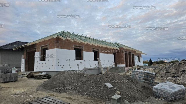 Eladó ikerház, Érden 58 M Ft, 3 szobás / költözzbe.hu