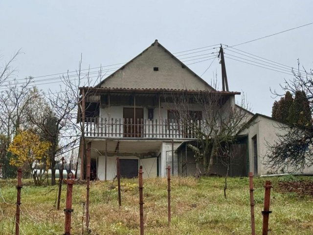 Eladó családi ház, Zalaegerszegen 10.5 M Ft, 2 szobás