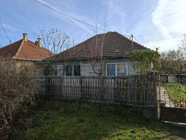 Eladó családi ház, Majosházán 41.9 M Ft, 4+1 szobás