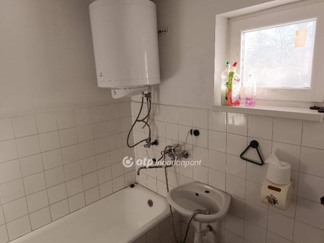 Eladó családi ház, Solymáron 80 M Ft, 1+1 szobás