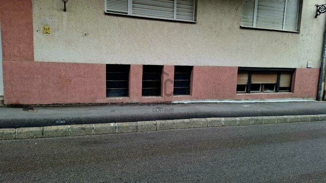 Eladó téglalakás, Pécsett 25.99 M Ft, 1 szobás