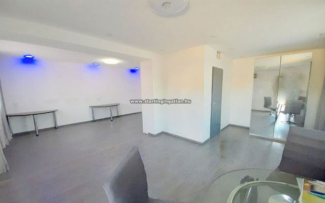 Eladó üzlethelyiség, Üllőn, Petőfi utcában 22 M Ft, 1 szobás