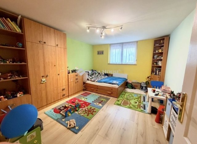 Eladó családi ház, Székesfehérvárott 169 M Ft, 4 szobás
