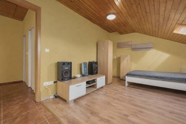 Eladó családi ház, Budapesten, XV. kerületben 160 M Ft, 6 szobás