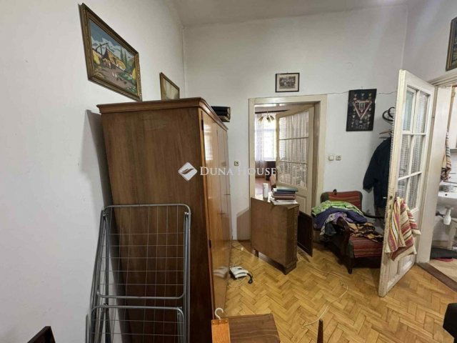 Eladó téglalakás, Pécsett 75 M Ft, 3 szobás