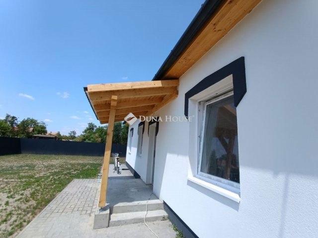Eladó családi ház, Abonyban 43.9 M Ft, 4 szobás