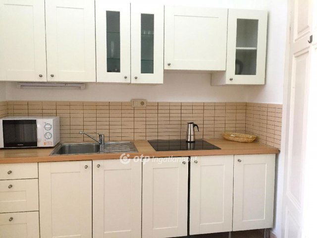 Eladó téglalakás, Győrött 89 M Ft, 3 szobás