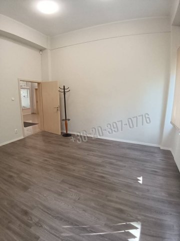Kiadó iroda, Győrött, Csaba utcában 167 E Ft / hó, 2 szobás